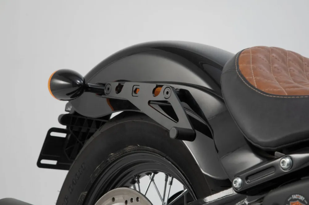 Cenový Hit Harley Davidson Softail Slim (17-) - pravý boční nosič SLH SW-Motech | HZmoto - vše pro motorkáře a jejich stroje