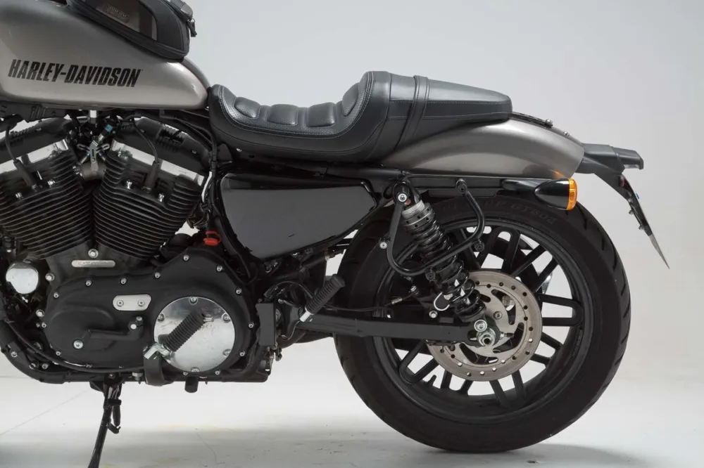 Harley Davidson XL 1200 CX Sportster Roadster (16-) - levý nosič SLC boční tašky LC-1 / LC-2 / Urban HTA.18.768.10001 | HZmoto - vše pro motorkáře a jejich stroje Objednat Nyní