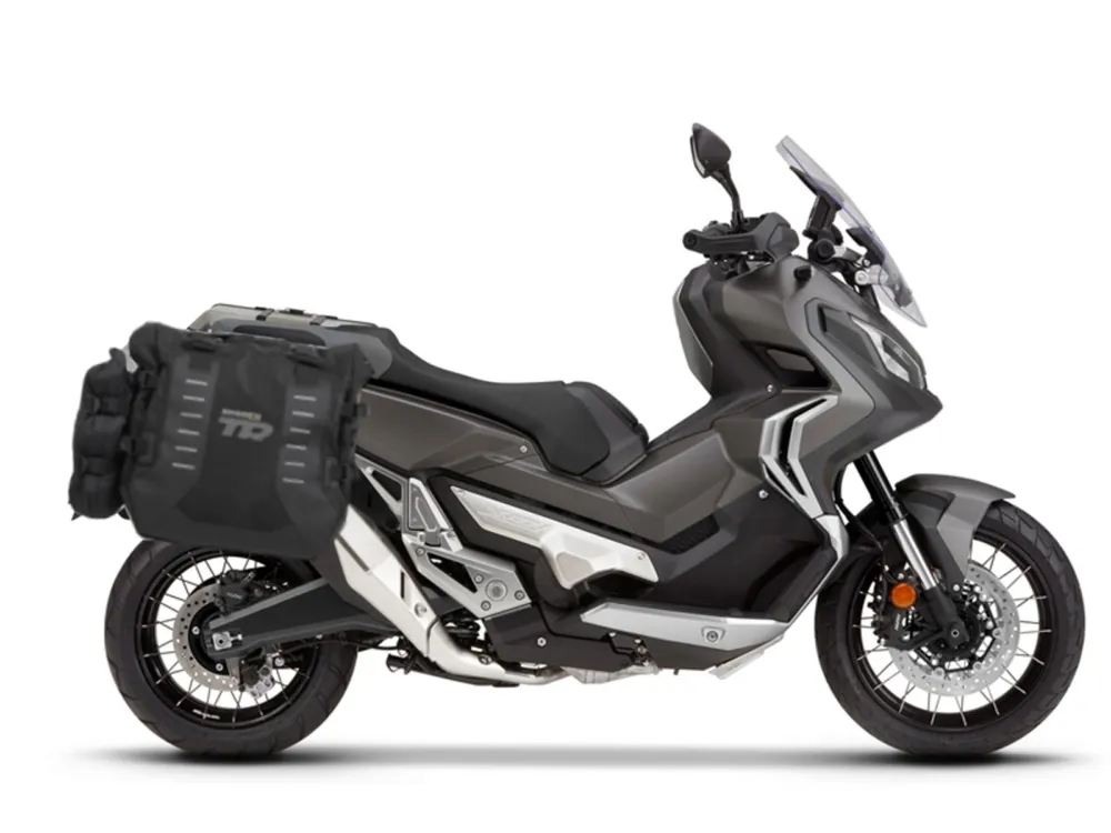 Kompletní sada bočních adventure brašen SHAD TERRA TR40, včetně montážní sady SHAD HONDA X-ADV 750 Finální Výprodej