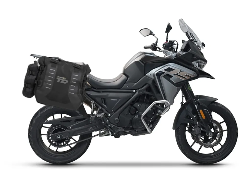 Kompletní sada bočních adventure brašen SHAD TERRA TR40, včetně montážní sady SHAD Voge 650DS / 650DSX Aktuální