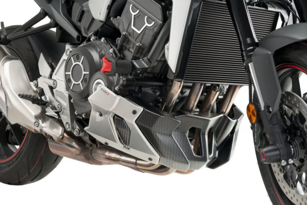 Spoiler motoru PUIG 9746C karbonový vzhled včetně samolepek Cenová Bomba